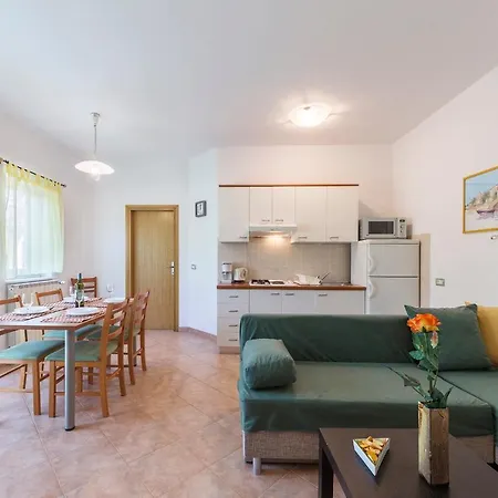 Apartment Pino *