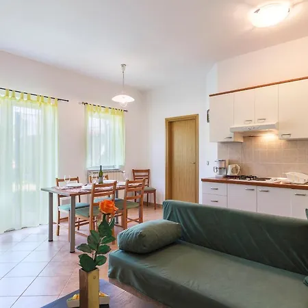 Pino Apartment Pula