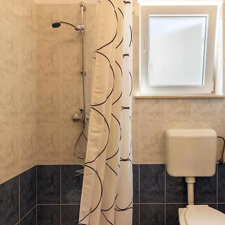 Pino Apartment Pula